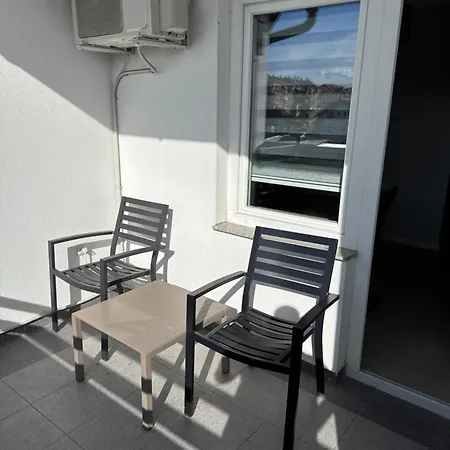 Xl Apartment